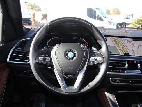 Used 2022 BMW X5 xDrive40i w/ Premium Package image 16