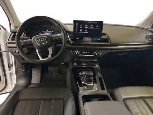 Used 2023 Audi Q5 2.0T Premium w/ Convenience Package AWD/4WD image 9