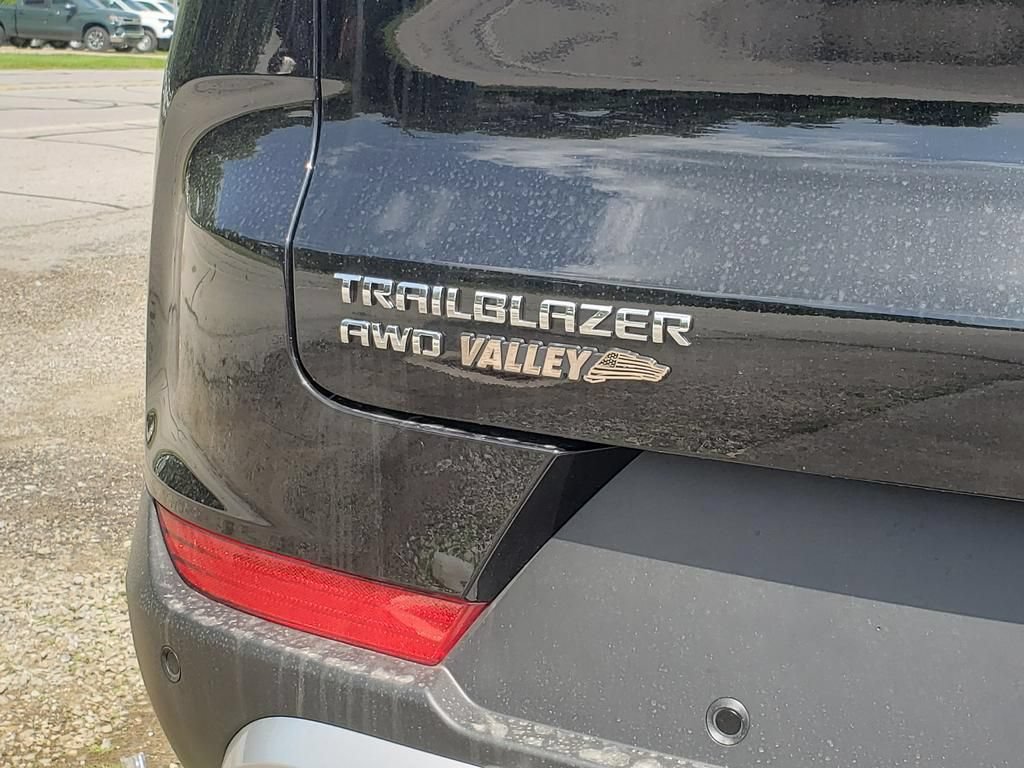 New 2026 Chevrolet TrailBlazer LT w/ Convenience Package AWD/4WD image 11