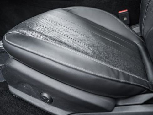 Used 2023 Mercedes-Benz E 350 4MATIC Sedan image 34