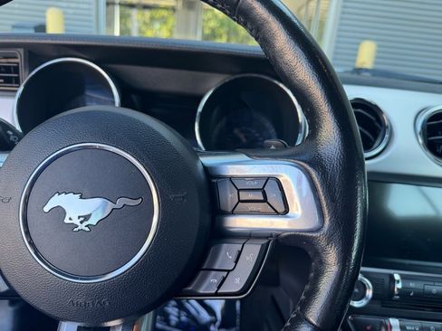 Used 2016 Ford Mustang Premium image 14