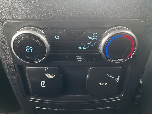 Used 2023 Ford Explorer XLT w/ Equipment Group 202A image 41