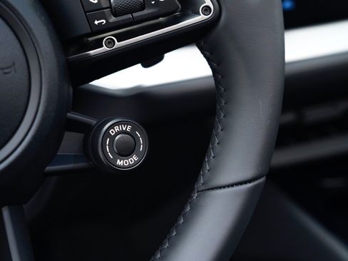 Certified 2026 Porsche Cayenne AWD/4WD image 29