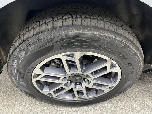 Used 2025 Ford Expedition Max Active AWD/4WD image 17