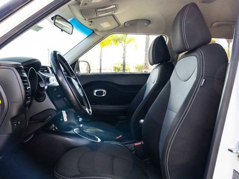Used 2017 Kia Soul + w/ Designer's Package image 16