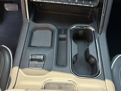 Used 2024 GMC Sierra 2500 AT4X AWD/4WD image 32