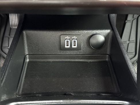 Used 2020 Ford Fusion Energi Titanium FWD image 29