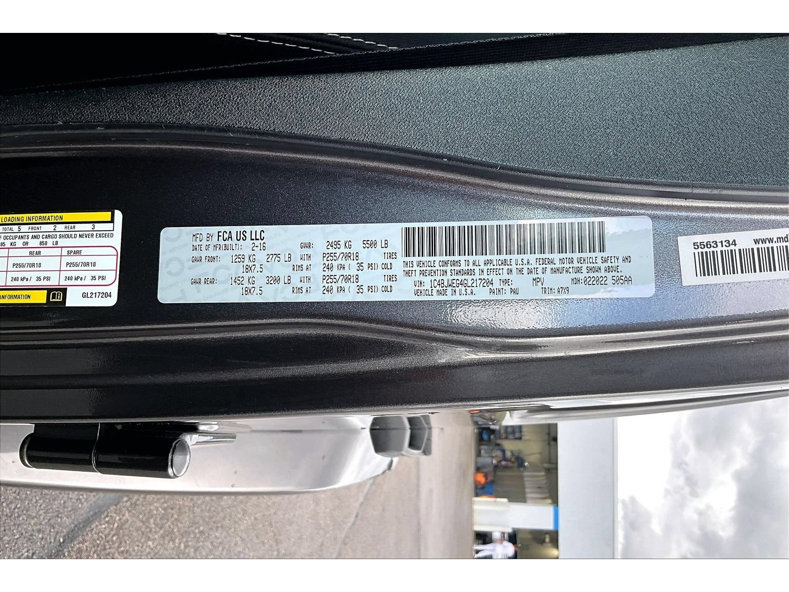 Used 2016 Jeep Wrangler Unlimited Sahara w/ Connectivity Group AWD/4WD image 18