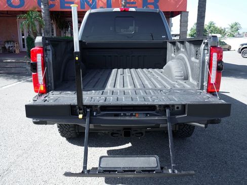 Used 2025 Ford F250 XLT w/ Black Appearance Package AWD/4WD image 8