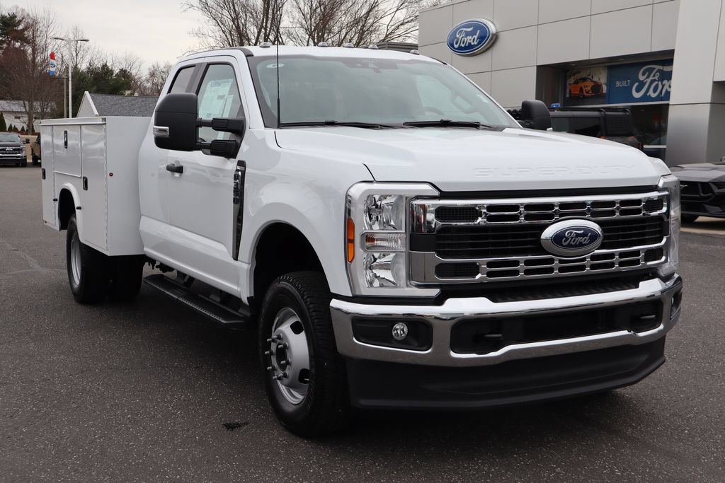 New 2026 Ford F350 XL w/ XL Chrome Package AWD/4WD image 2
