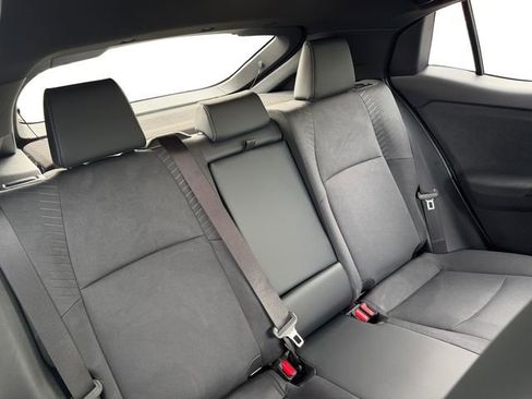 New 2026 Toyota C-HR w/ Cold Weather Package image 18