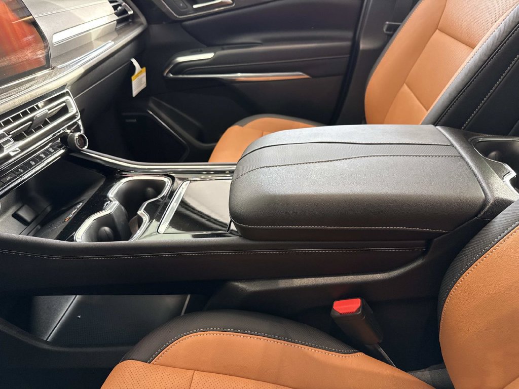 New 2027 Chevrolet Traverse Z71 w/ Enhanced Driving Package AWD/4WD image 12