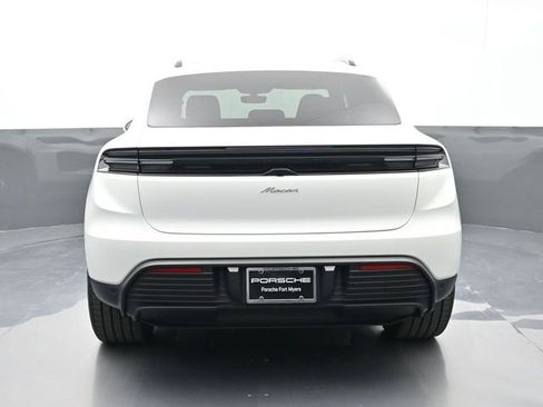 Certified 2025 Porsche Macan Electric RWD image 26