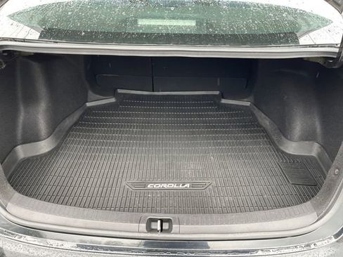Used 2020 Toyota Corolla LE FWD image 29