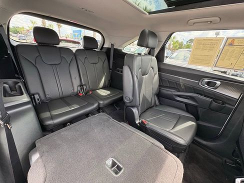Used 2023 Kia Sorento SX FWD image 22