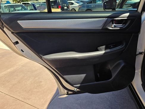 Used 2018 Subaru Outback 2.5i Premium image 24