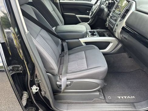 Used 2021 Nissan Titan SV w/ SV Convenience Package AWD/4WD image 15