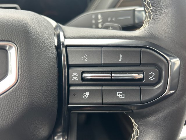 Used 2025 GMC Yukon Denali Ultimate w/ LPO, Illumination Package AWD/4WD image 24