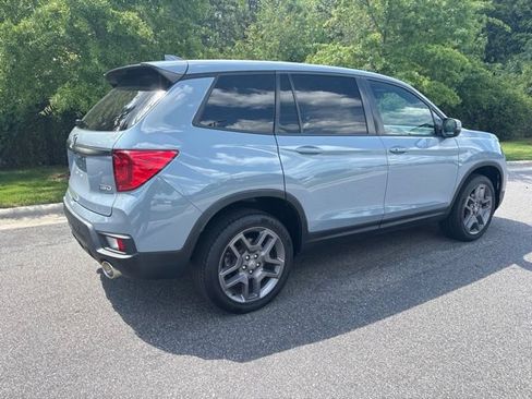 Used 2023 Honda Passport EX-L image 2