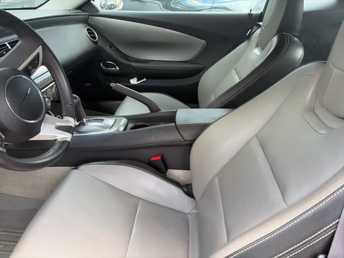 Used 2011 Chevrolet Camaro LT RWD image 7