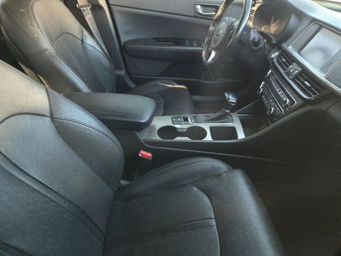 Used 2017 Kia Optima EX image 3