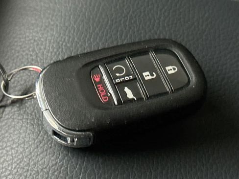 Used 2025 Honda Pilot EX-L image 28