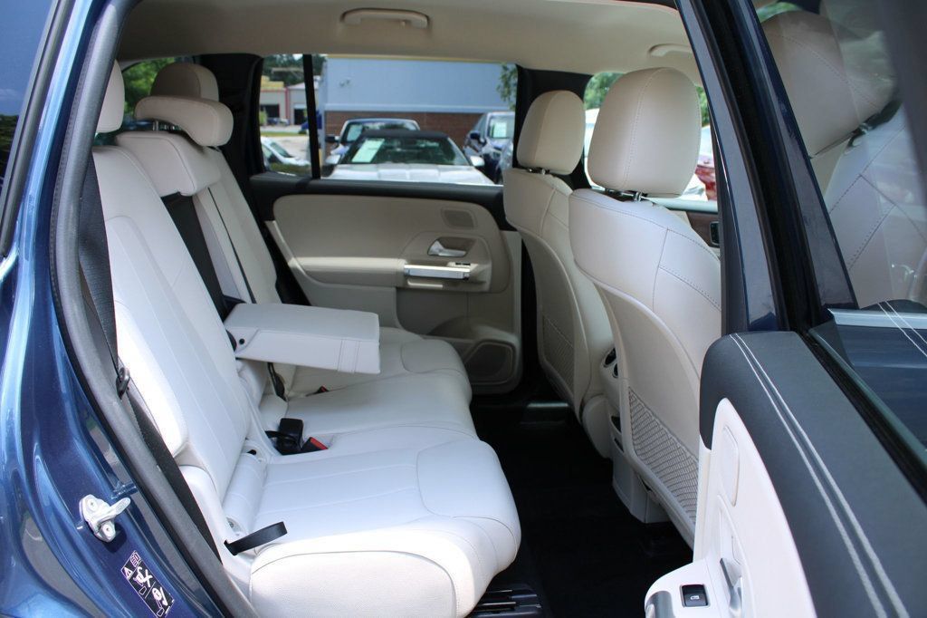 Used 2023 Mercedes-Benz EQB 300 4MATIC image 40