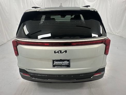 New 2026 Kia Carnival SX w/ SX Dark Edition Package FWD image 4