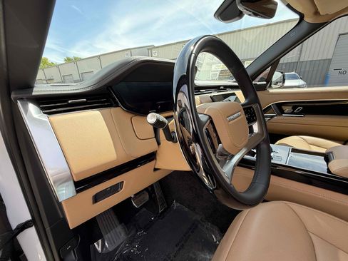 Used 2025 Land Rover Range Rover Long Wheelbase Autobiography image 60