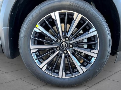 New 2026 Nissan Pathfinder Platinum image 12