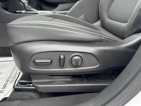 Used 2020 Buick Encore GX Preferred w/ Cold Weather Comfort Package image 14