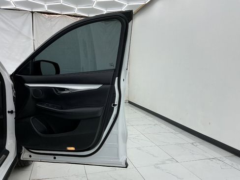 Used 2019 INFINITI QX50 Luxe FWD image 19