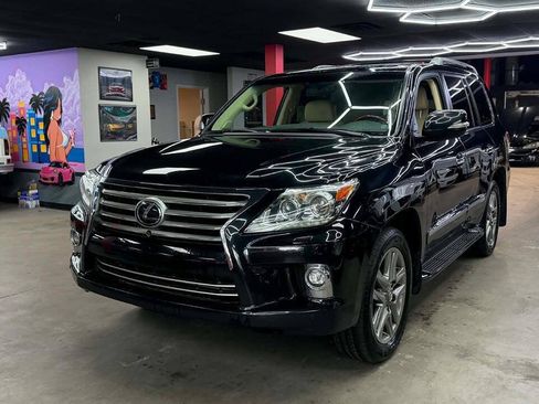 Used 2015 Lexus LX 570 4WD image 1