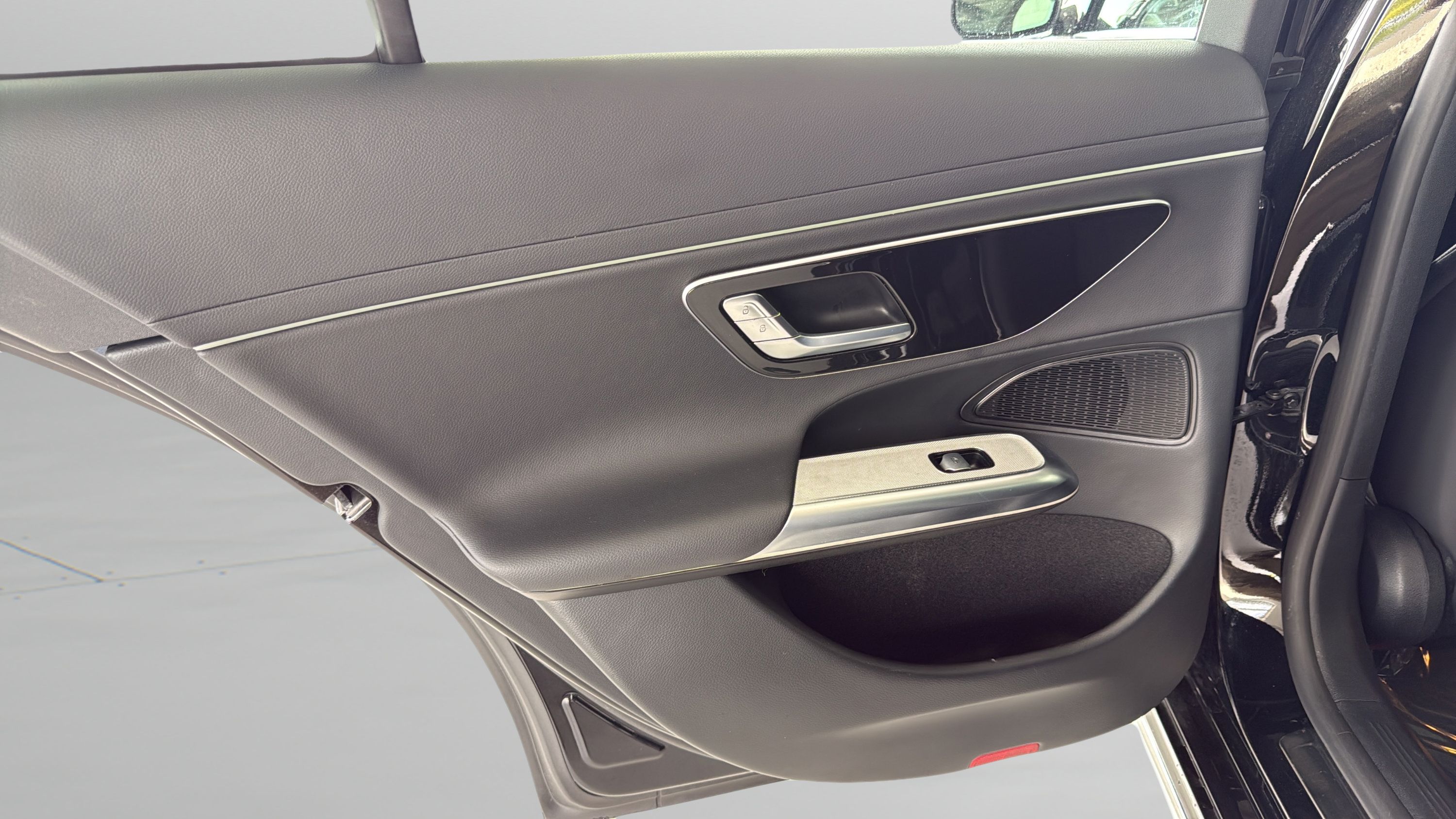 Certified 2025 Mercedes-Benz E 350 4MATIC Sedan w/ Winter Package image 19