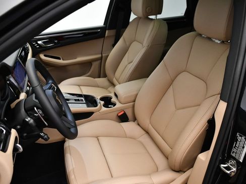 Certified 2026 Porsche Macan AWD/4WD image 40
