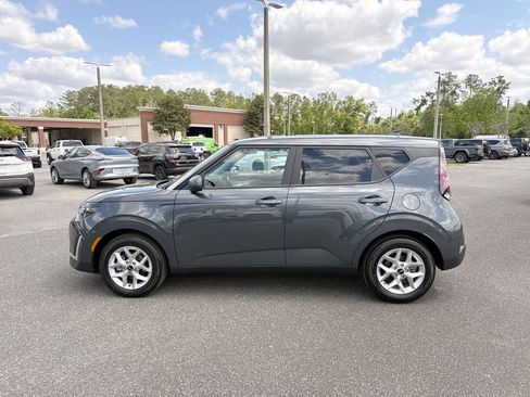 Used 2025 Kia Soul LX w/ LX Technology Package FWD image 6