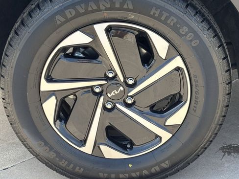 Used 2023 Kia Sportage LX AWD/4WD image 7
