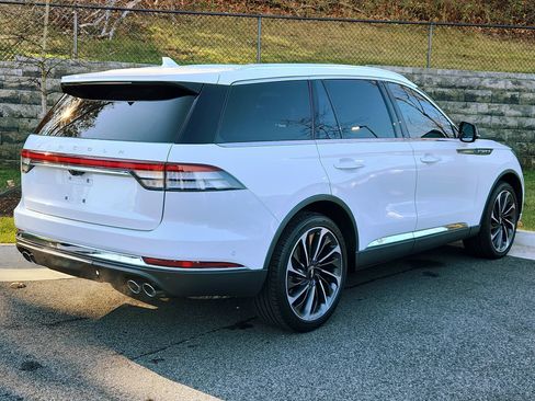 Used 2021 Lincoln Aviator Reserve w/ Equipment Group 202A image 2