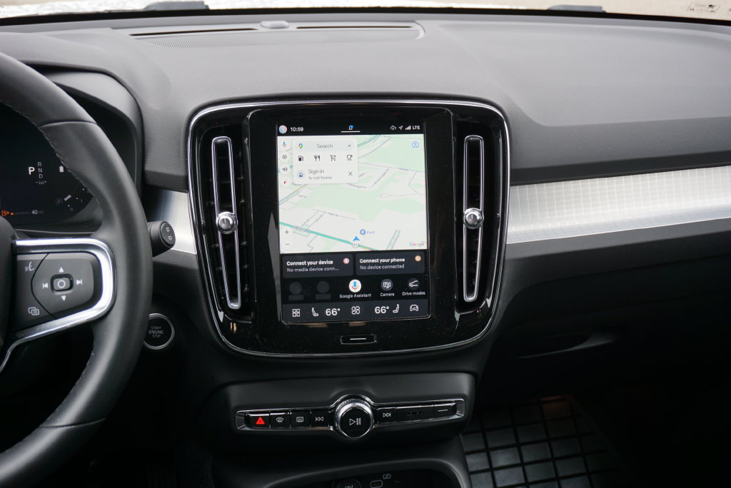 Used 2024 Volvo XC40 B5 Core AWD/4WD image 15