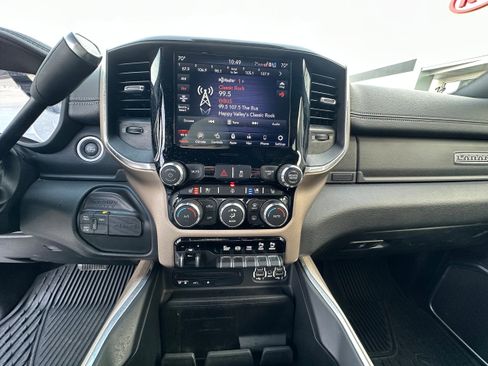 Used 2019 RAM 3500 Laramie image 37