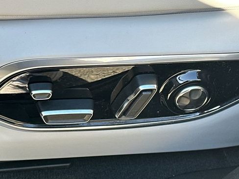 Used 2022 Jeep Grand Cherokee Overland AWD/4WD image 43