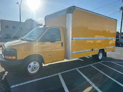 Used 2021 GMC Savana 3500 Extended w/ Power Convenience Package image 3