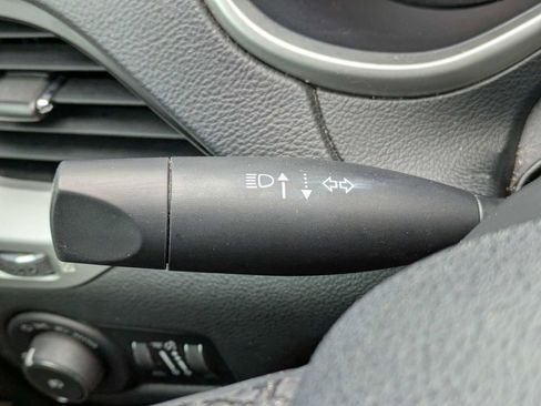 Used 2015 Jeep Cherokee Latitude FWD image 33