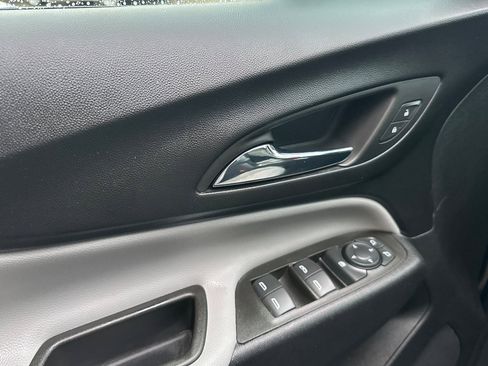 Used 2024 Chevrolet Equinox LS w/ LS Convenience Package image 11