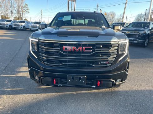 Used 2024 GMC Sierra 1500 AT4 w/ Technology Package AWD/4WD image 8