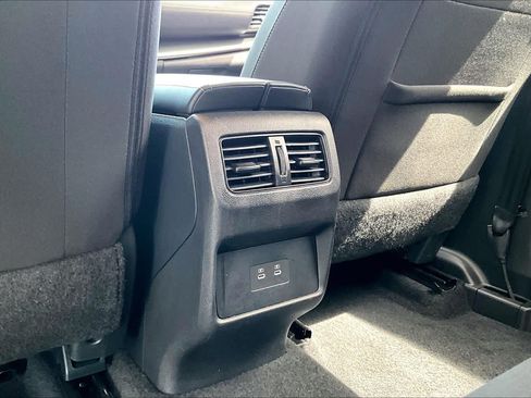 Used 2025 Nissan Rogue SV FWD image 34