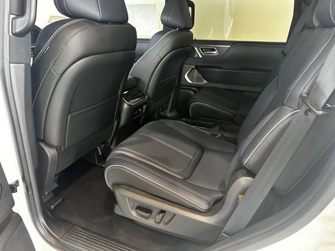 New 2026 INFINITI QX80 4WD image 11