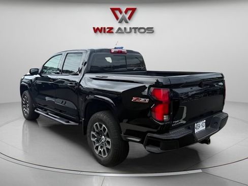 Used 2023 Chevrolet Colorado Z71 w/ Z71 Convenience Package 2 AWD/4WD image 3