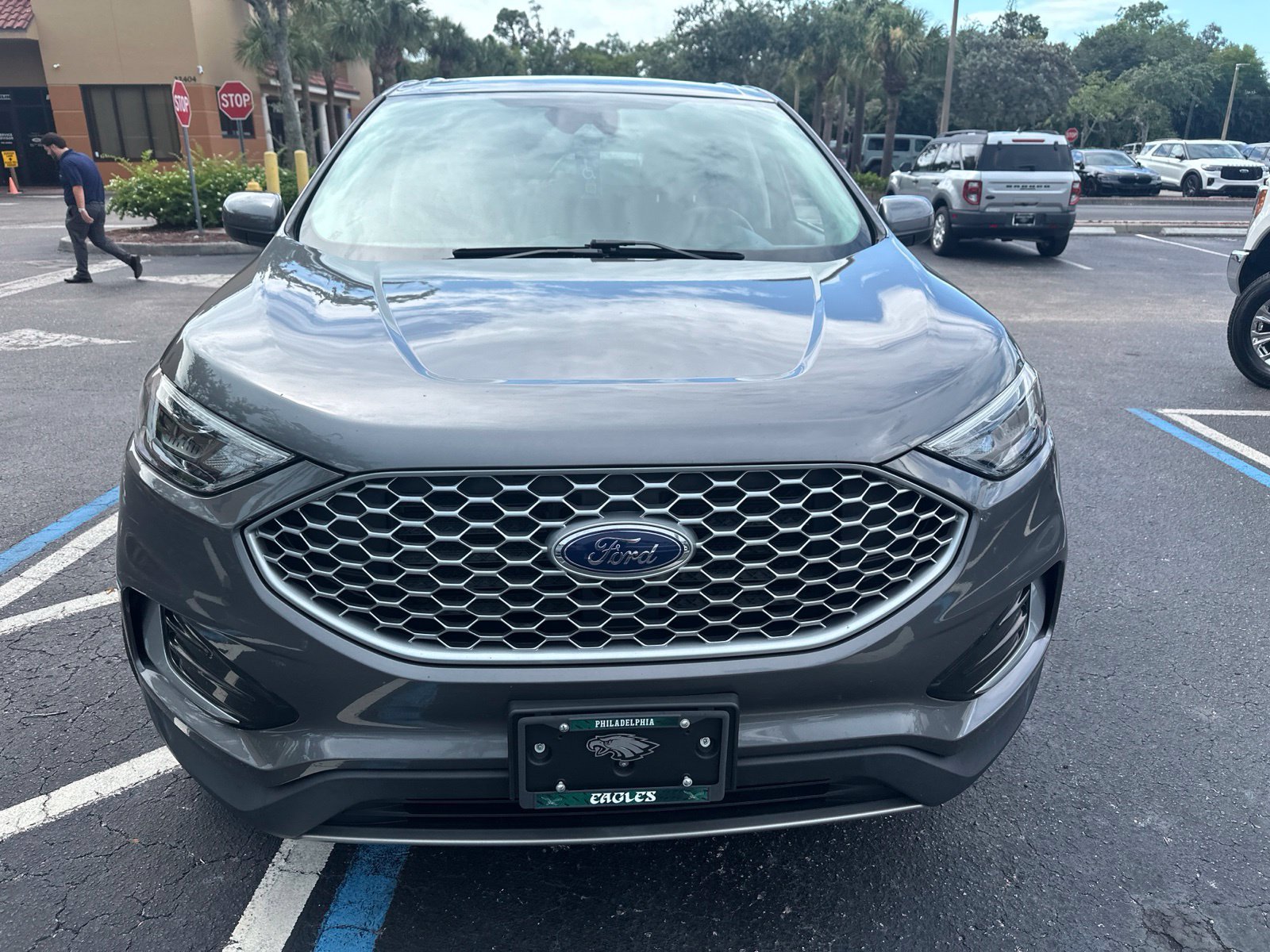 Used 2023 Ford Edge SEL AWD/4WD image 3