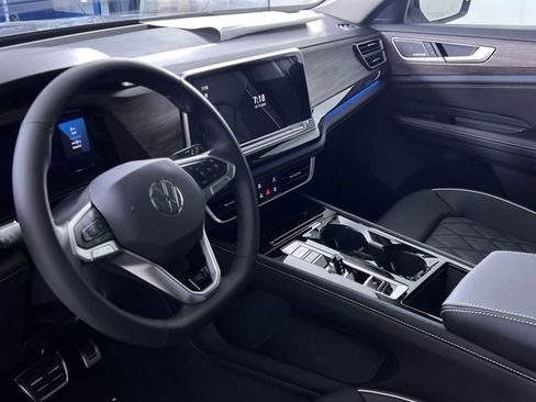 New 2025 Volkswagen Atlas SEL Premium R-Line image 31